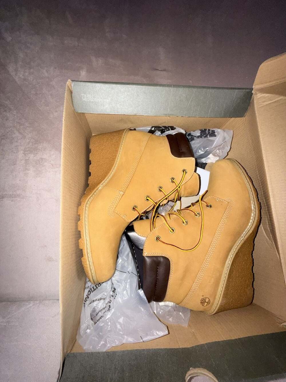 Timberland Women's Earthkeepers Amston 6-Inch Wheat Nubuck Wedge Boots TB08251A - Picture 3 of 16